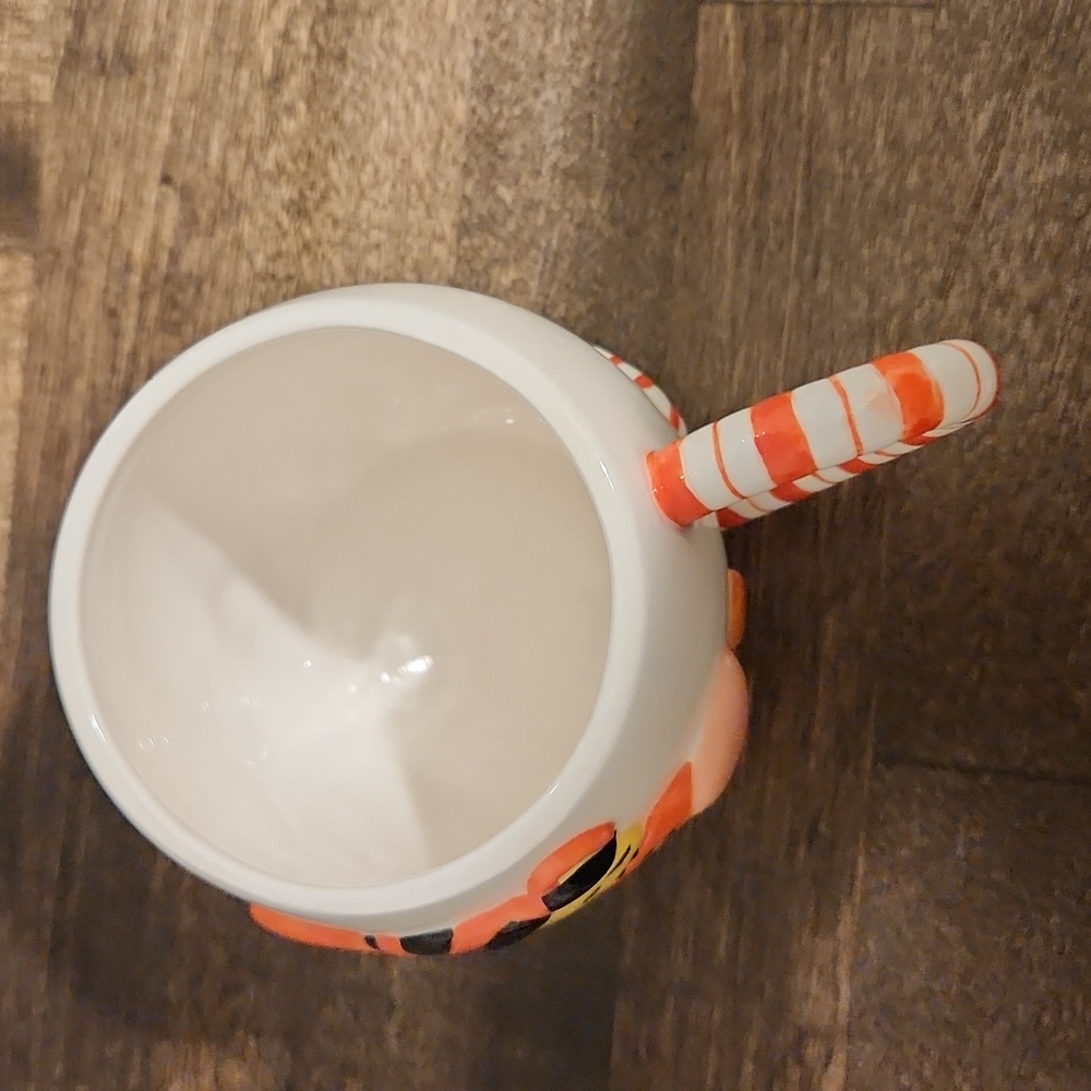 Tigger ( Winnie The Pooh ) Christmas Candyland Mug - Picture 6 of 7